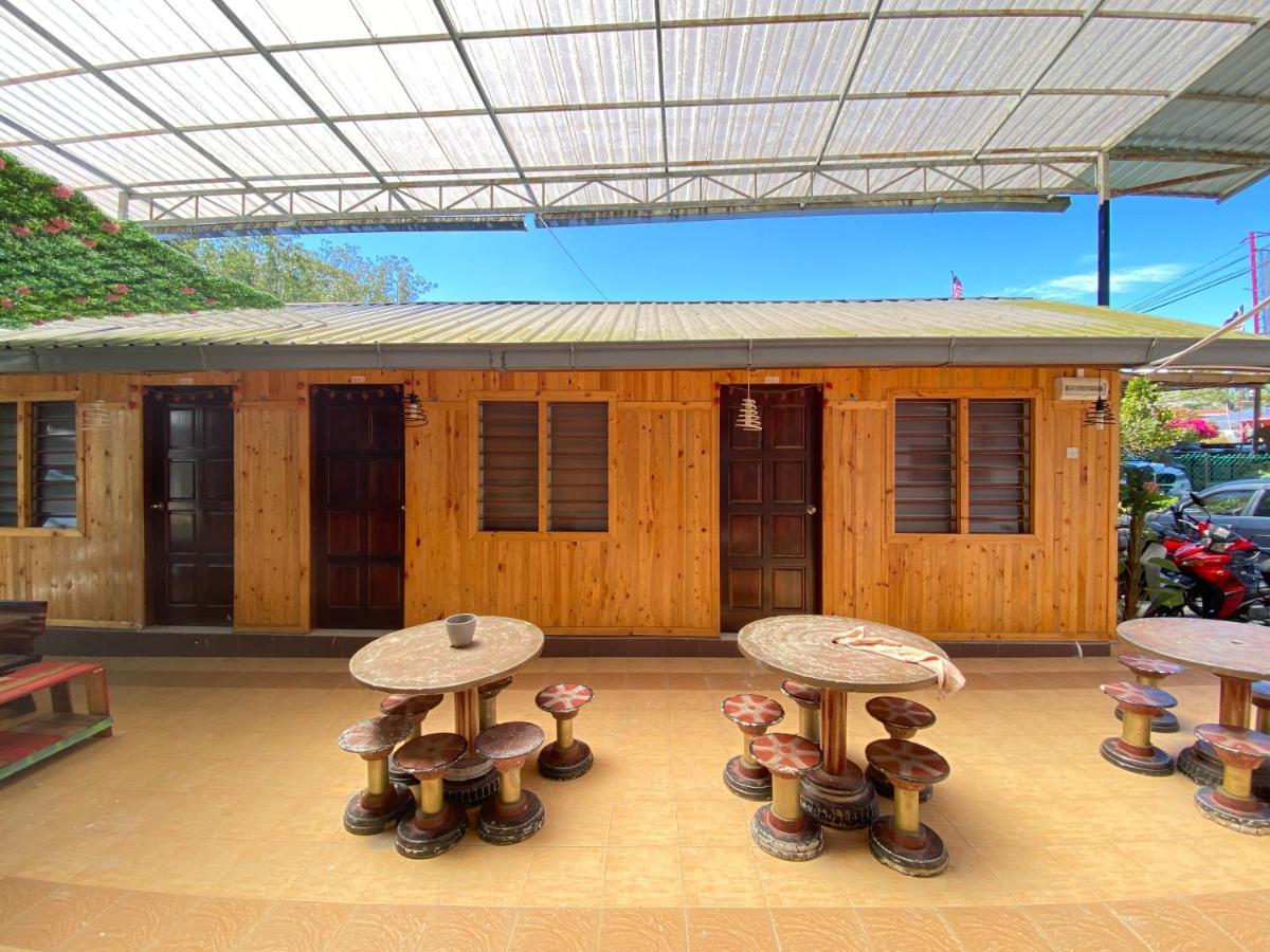 Aiza Homestay Opposite Abang Strawberry Taman Sedia Тана Рата Екстериор снимка