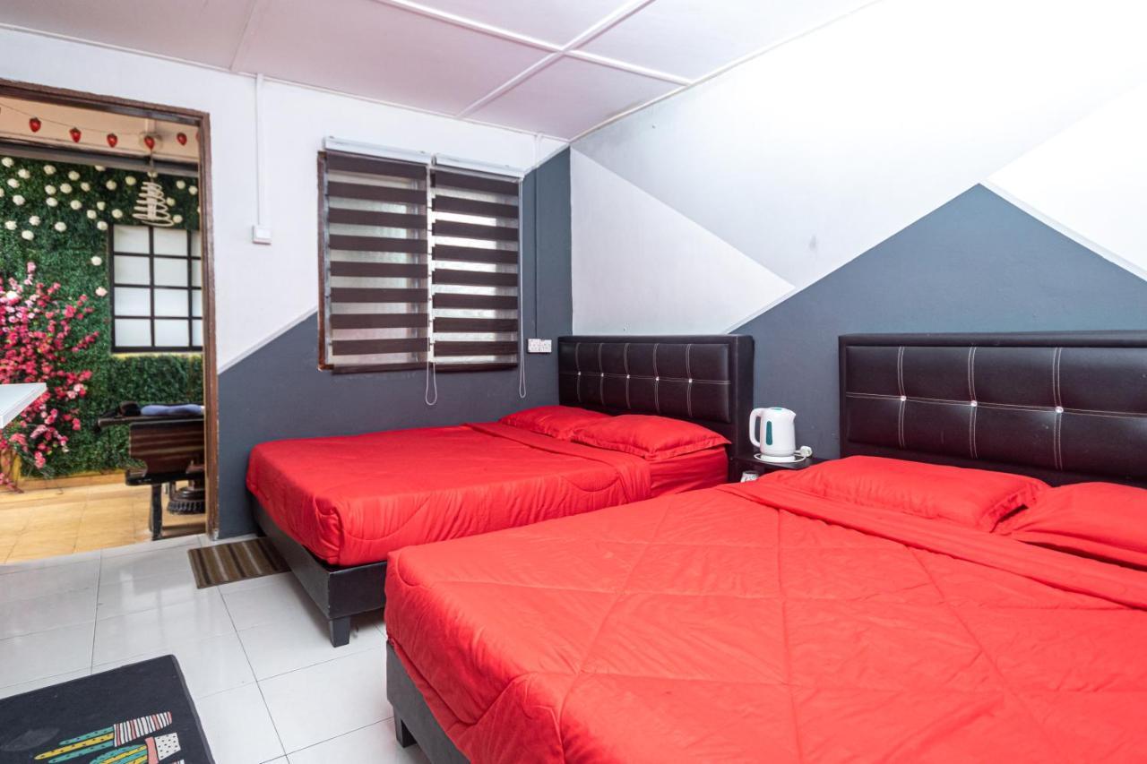Aiza Homestay Opposite Abang Strawberry Taman Sedia Тана Рата Екстериор снимка