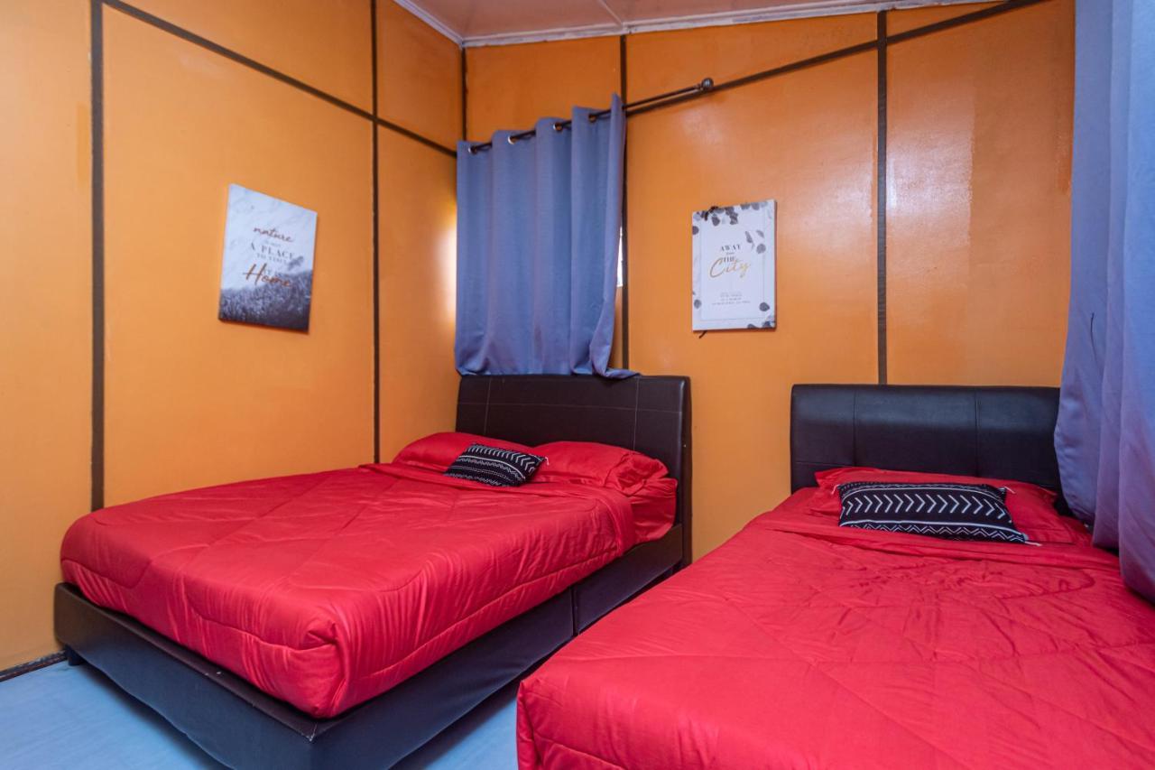 Aiza Homestay Opposite Abang Strawberry Taman Sedia Тана Рата Екстериор снимка