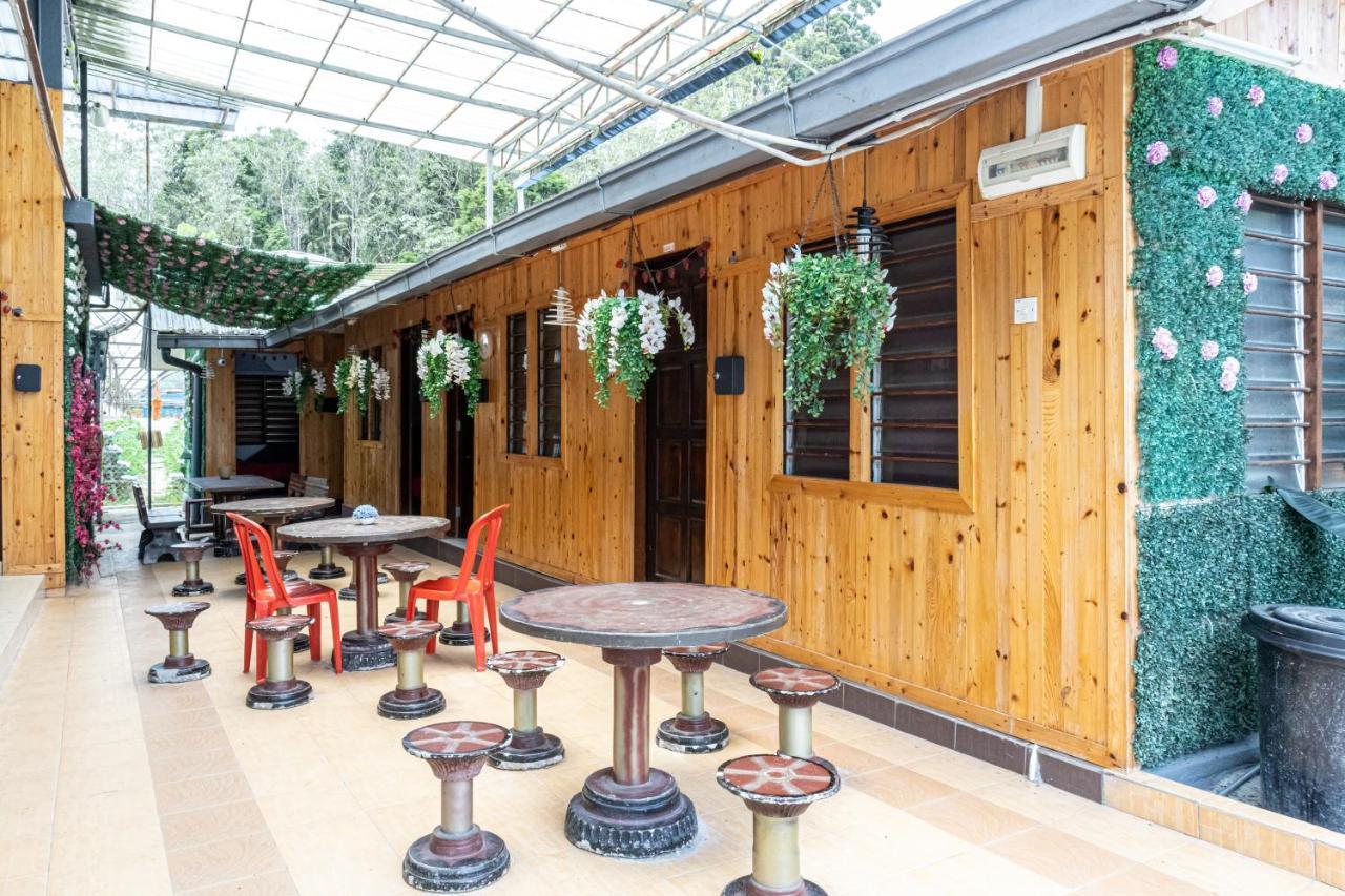 Aiza Homestay Opposite Abang Strawberry Taman Sedia Тана Рата Екстериор снимка