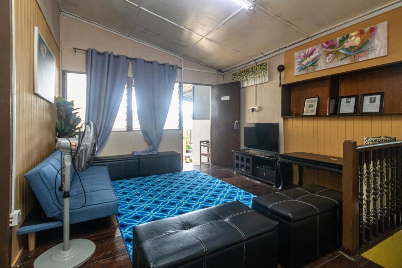 Aiza Homestay Opposite Abang Strawberry Taman Sedia Тана Рата Екстериор снимка