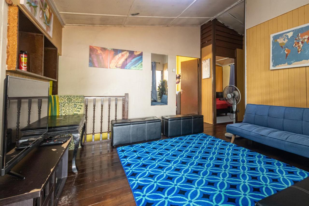 Aiza Homestay Opposite Abang Strawberry Taman Sedia Тана Рата Екстериор снимка